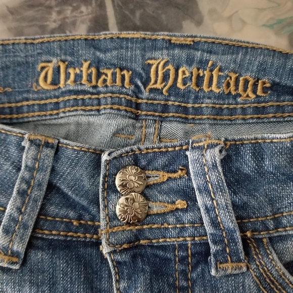 URBAN HERITAGE | stud&embroidered skinny jeans - Picture 6 of 8